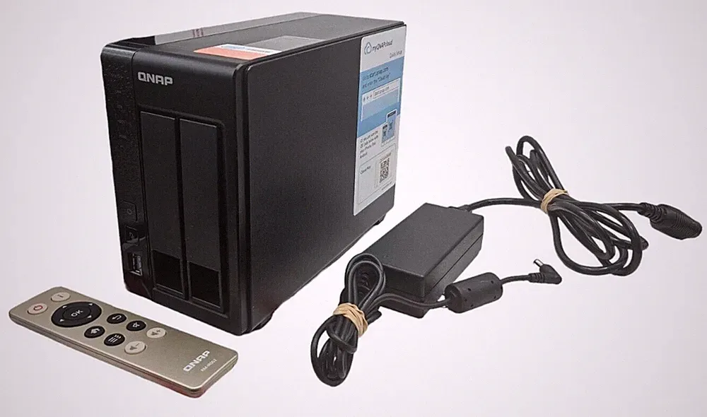 QNAP TS-251+ 2GB System Memory 2-Bay NAS - TESTED w/ AC ADAPTER + REMOTE!!